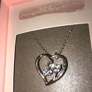 BEAUTIFUL-NEW- SILVER HEART AND DIAMOND NECKLACE